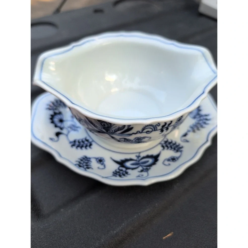 Blue Danube Gravy Boat attached Underplate  Scalloped Edge - Blue Onion Pattern